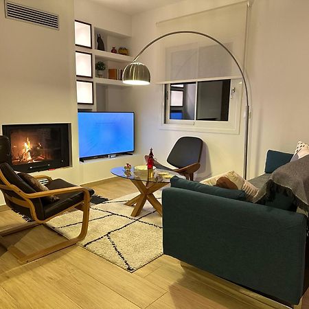 Chic Apartment In Nature, 5-Min Walk To The Beach Kalamata Exterior foto