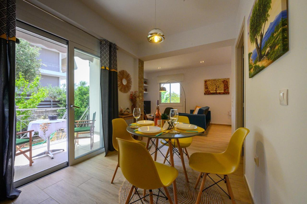 Chic Apartment In Nature, 5-Min Walk To The Beach Kalamata Exterior foto