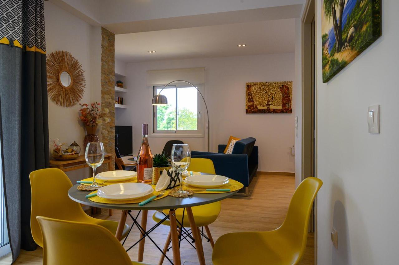 Chic Apartment In Nature, 5-Min Walk To The Beach Kalamata Exterior foto