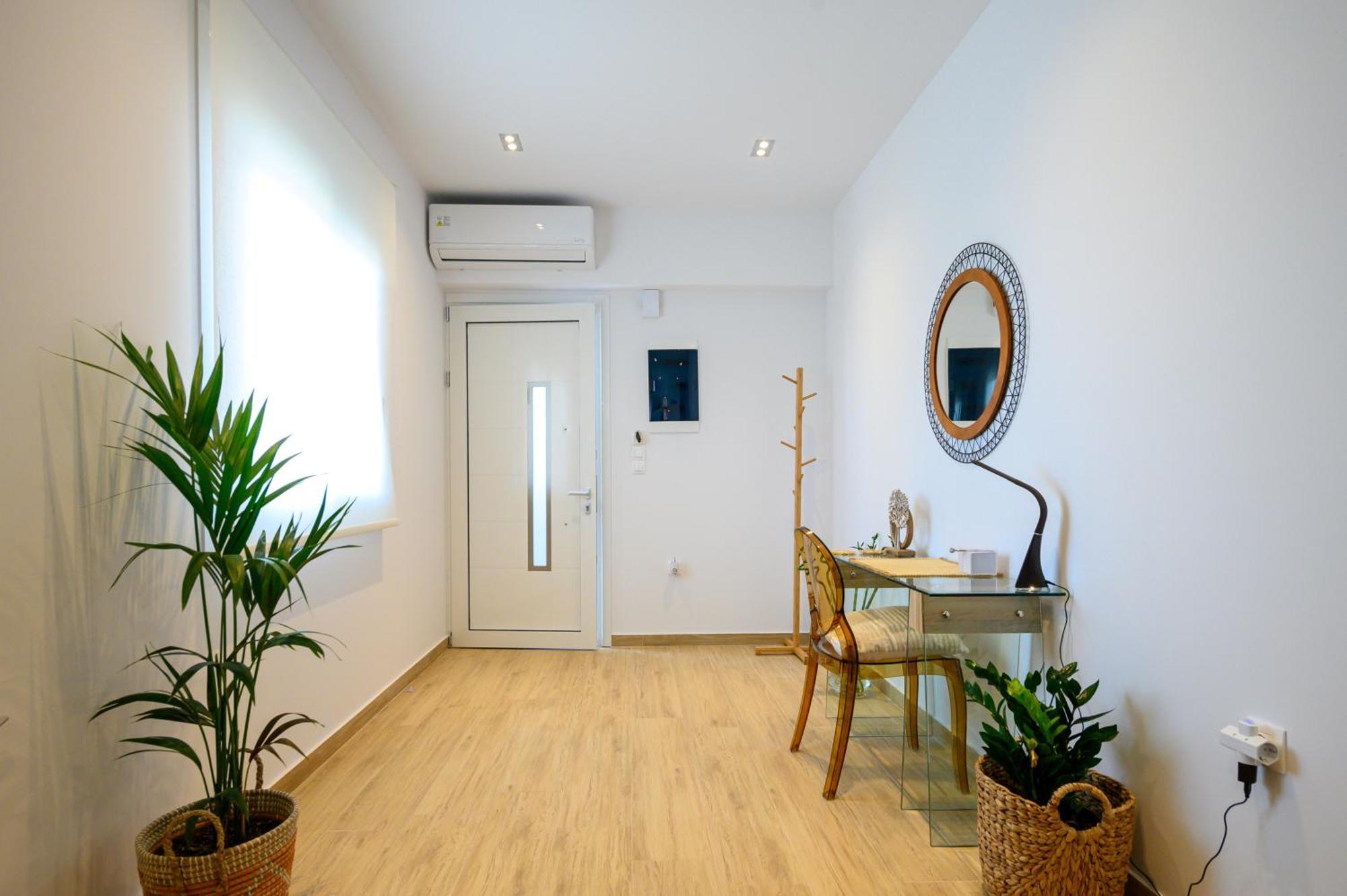 Chic Apartment In Nature, 5-Min Walk To The Beach Kalamata Exterior foto
